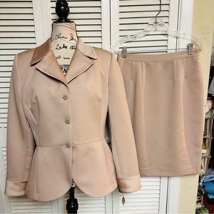 New with tags Renlyn New York Skirt Suit